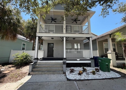 1934 W Spruce Street - Photo 1