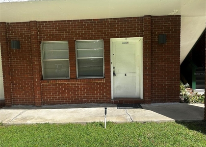1315 Se Silver Springs Place - Photo 1