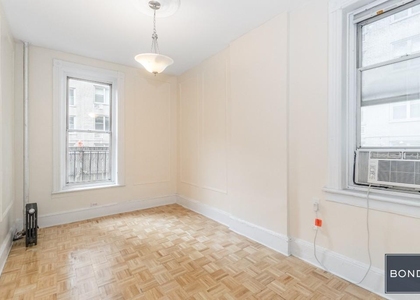 West 15th Street - Photo 1