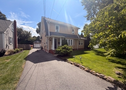 33 Poplar Ave - Photo 1