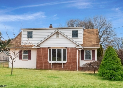 24 Morris Ave - Photo 1