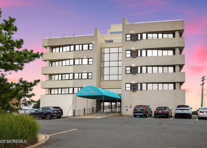 525 Ocean Boulevard - Photo 1