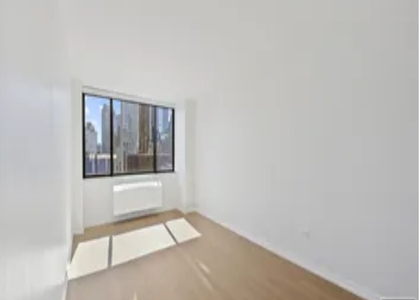 West End Avenue - Photo 1