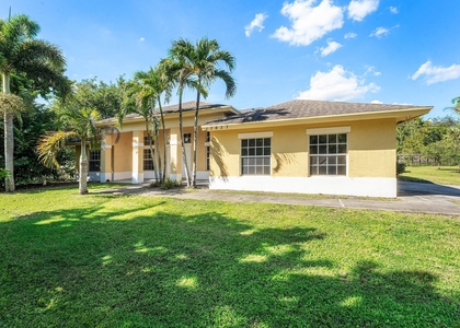 17837 32nd Lane N - Photo 1