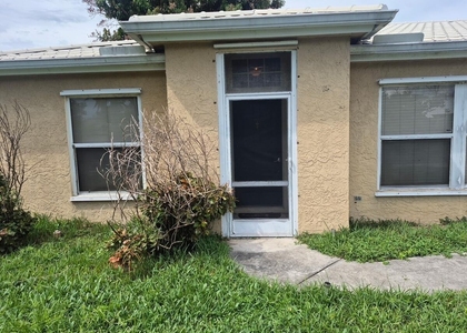 435 Sw Kabot Avenue - Photo 1