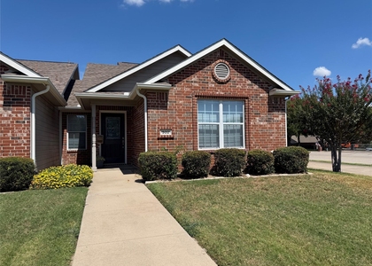 502 Oakridge Drive - Photo 1