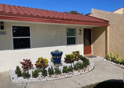 307 Lake Evelyn Drive - Photo 1