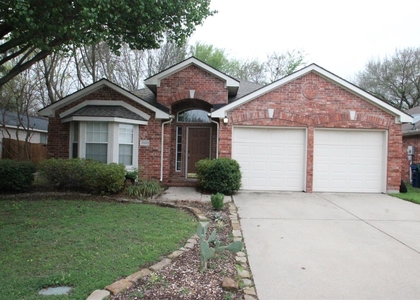 2920 Coventry Ln - Photo 1