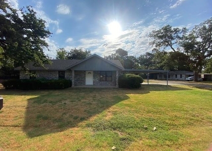 401 N Neathery Avenue - Photo 1