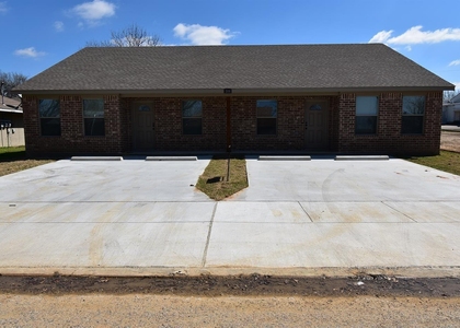 104 N Jordan Street - Photo 1