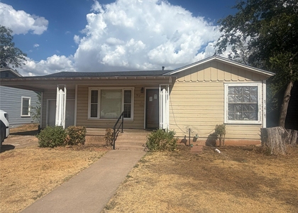 917 S La Salle Drive - Photo 1