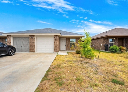6011 Amelia Earhart Boulevard - Photo 1
