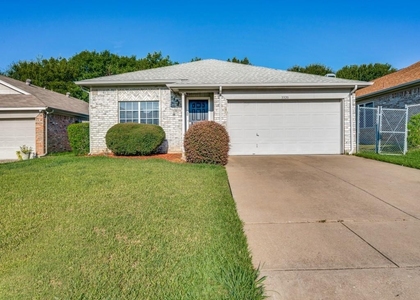 5520 Creekridge Drive - Photo 1