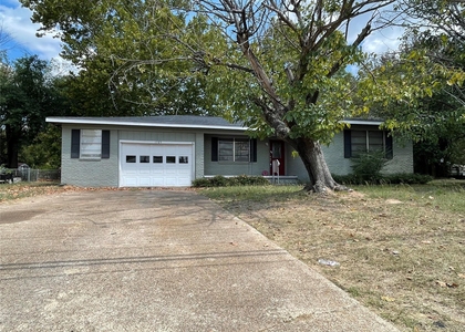 1105 S Palestine Street - Photo 1
