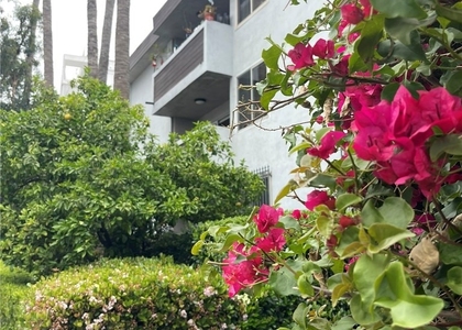 1124 N La Cienega Boulevard - Photo 1