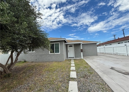 3139 W 182nd - Photo 1