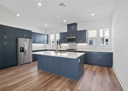 1410 W Bushell Street - Photo 1