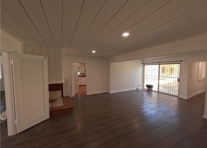 255 W La Verne - Photo 1