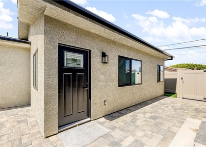 4042 Somers - Photo 1