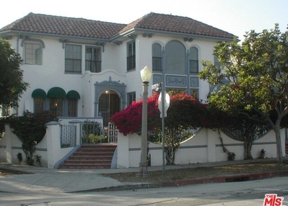 857 S Sycamore Avenue - Photo 1