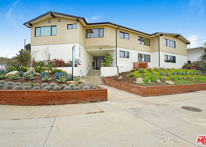 16185 W Sunset Blvd - Photo 1