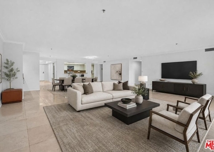 10660 Wilshire Boulevard - Photo 1