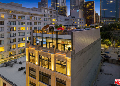 353 S Broadway - Photo 1