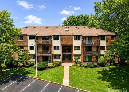 201 Edison Glen Terrace - Photo 1