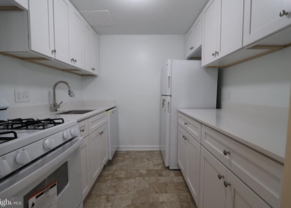 2754 Hollywood Road - Photo 1
