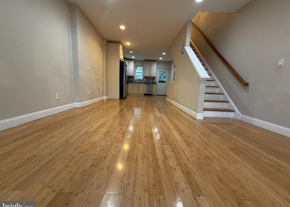 2608 Thompson Street - Photo 1