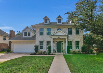 701 Oaklands Dr - Photo 1