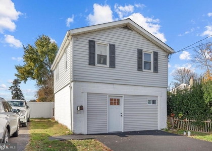 111 Walnut Avenue - Photo 1
