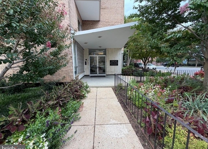 2800 Wisconsin Avenue Nw - Photo 1