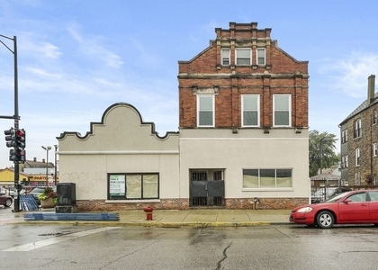 2556 S Albany Avenue - Photo 1