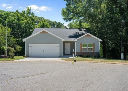 135 Tyrus Lane - Photo 1