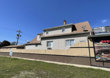 714 Broadway Avenue - Photo 1