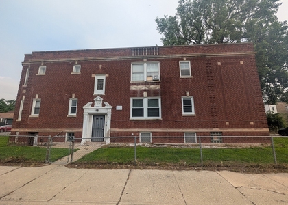 1020 W 68th Street - Photo 1