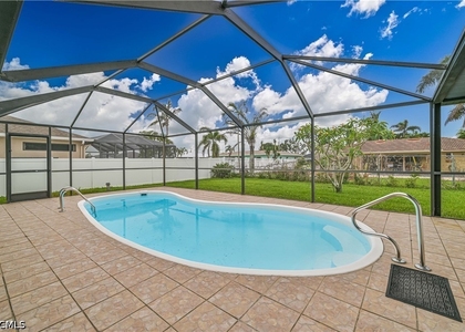 634 Se 32nd Street - Photo 1
