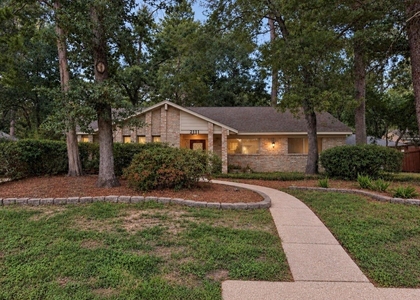 2111 Riverlawn Drive - Photo 1