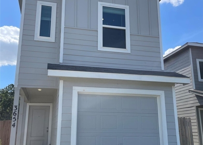 3654 Duplet Avenue - Photo 1