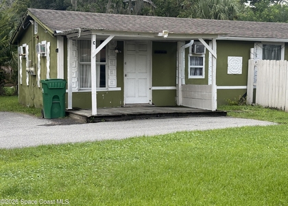 329 Pine Avenue - Photo 1