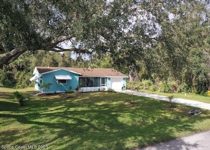 1379 Scroll Street - Photo 1