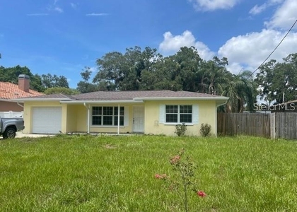 3040 Glen Oak Avenue N - Photo 1