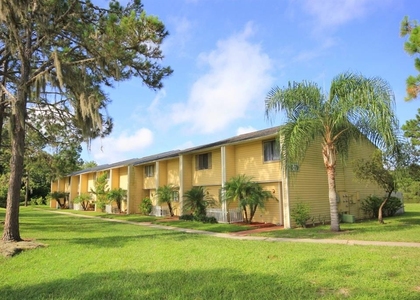 22640 Watersedge Boulevard - Photo 1