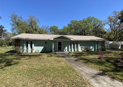 1601 Center Street - Photo 1