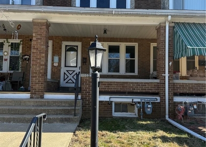 2014 W Green Street - Photo 1