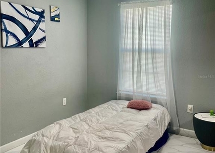 1117 Avenue H - Photo 1