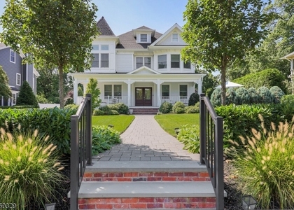 321 Elm Street, Unit A - Photo 1
