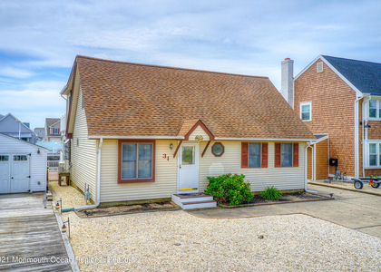 31 Peggy Lane - Photo 1