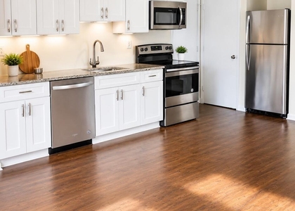 290 N Main Street - Photo 1
